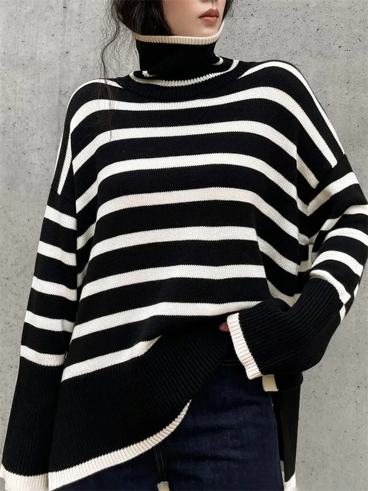 Camisola em Malha Listrado Oversize Gola Alta