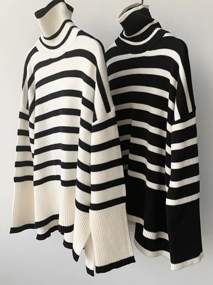 Camisola em Malha Listrado Oversize Gola Alta
